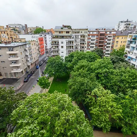 Bpr Park Loft Studio With Balcony & A/c Appartamento *