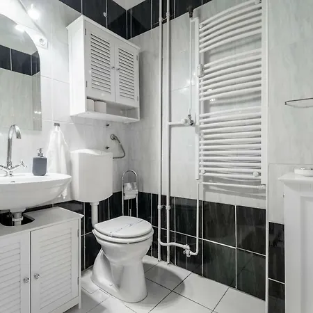 Bpr Park Loft Studio With Balcony & A/c * Budapest